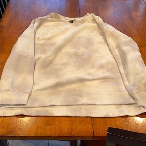 Universal thread crewneck